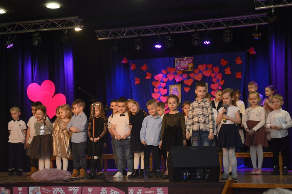 Przedszkolaki z Przedszkola Samorządowego nr 3 "Jarzębinka" w Rzepinie wystąpiły z okazji Dnia Babci i Dziadka. serdecznie zapraszamy do fotorelalcji.